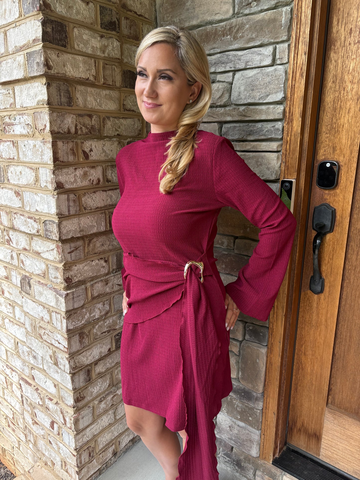 Women’s Ribbed Knit Bodycon Dress with Metal Buckle: Burgundy