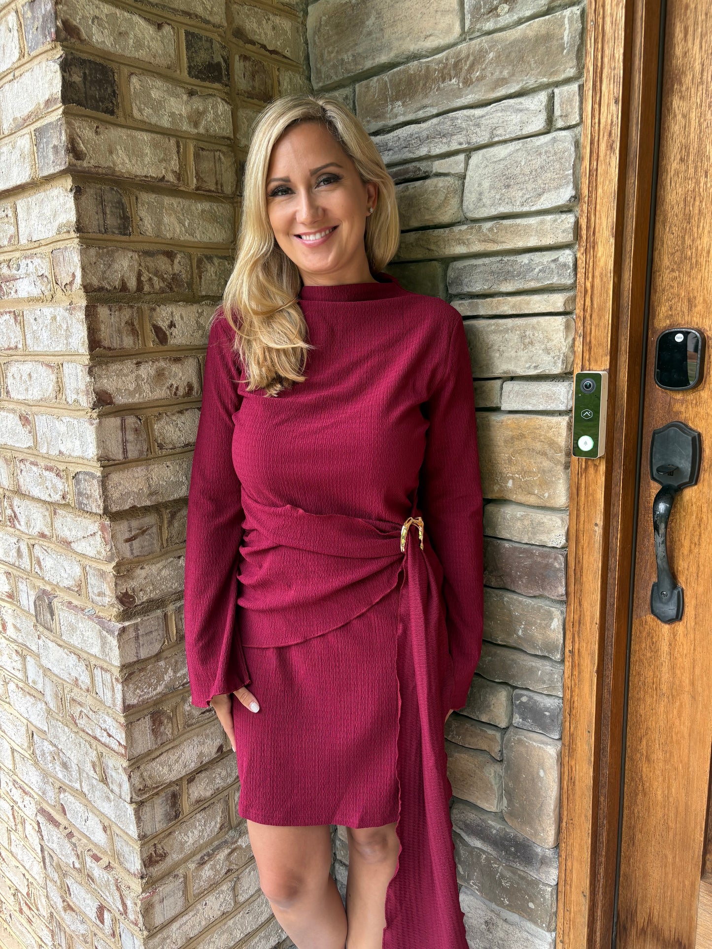 Women’s Ribbed Knit Bodycon Dress with Metal Buckle: Burgundy