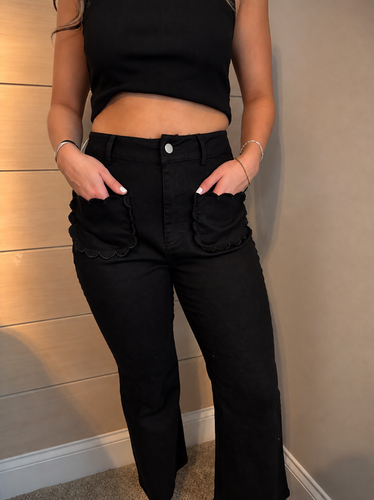 Mid Rise Scallop Pocket Wide Leg Pants: BLACK