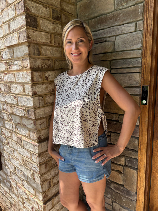 Apricot Leopard Print Knot Side Sleeveless Vest Top: Apricot