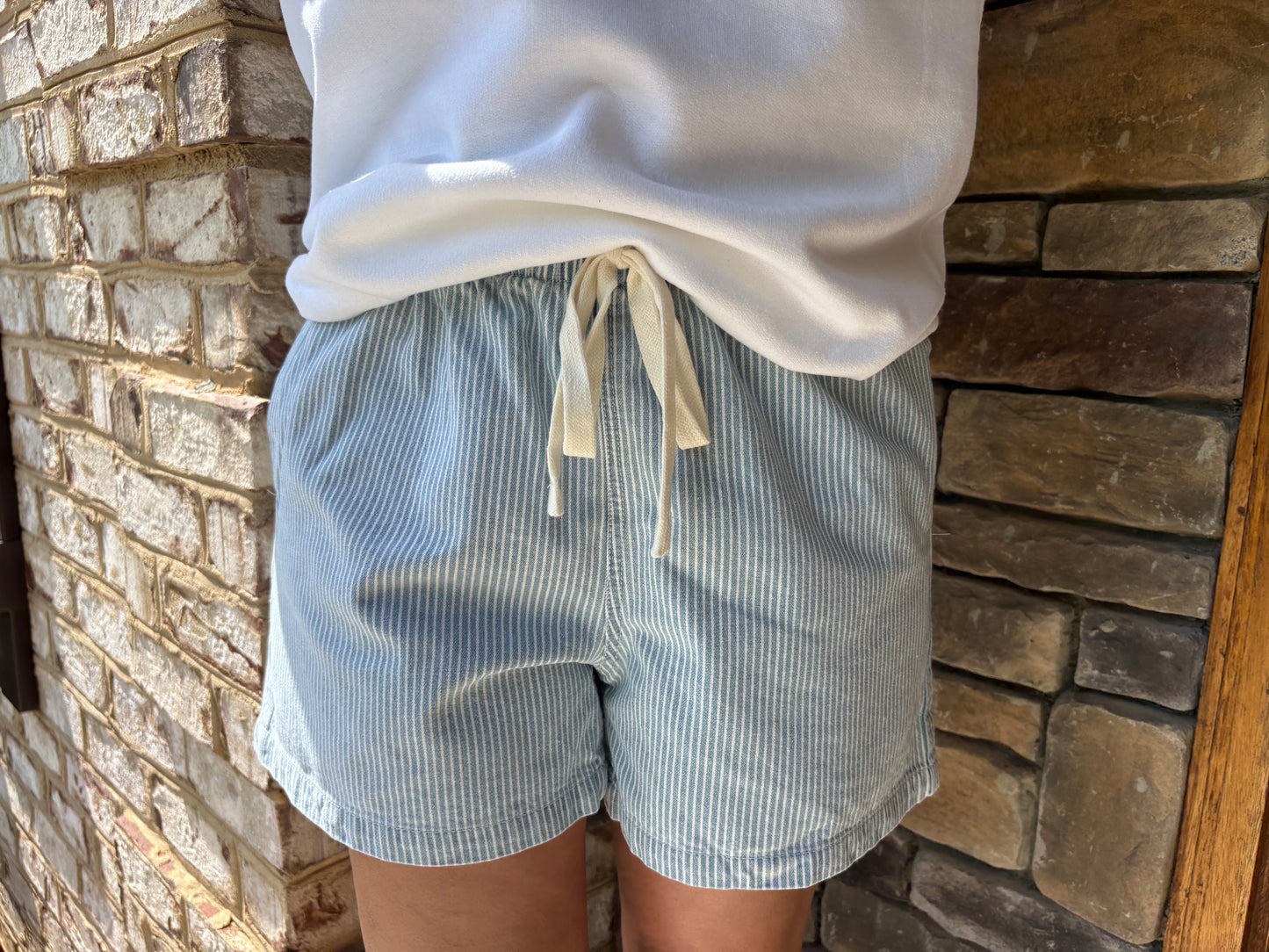 Stripe Elastic Waist Casual Denim Shorts